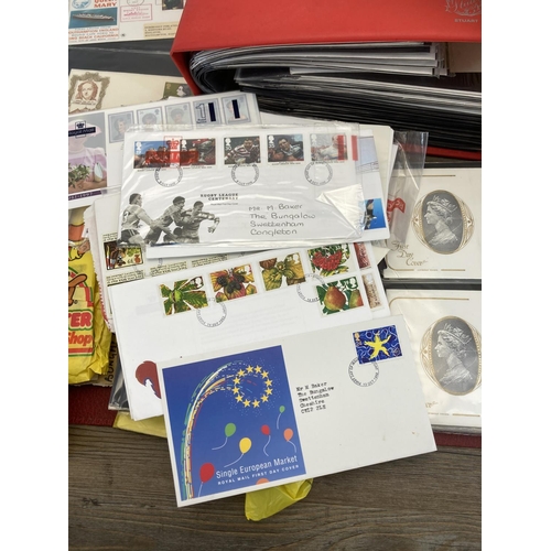 431 - A large collection of First Day covers