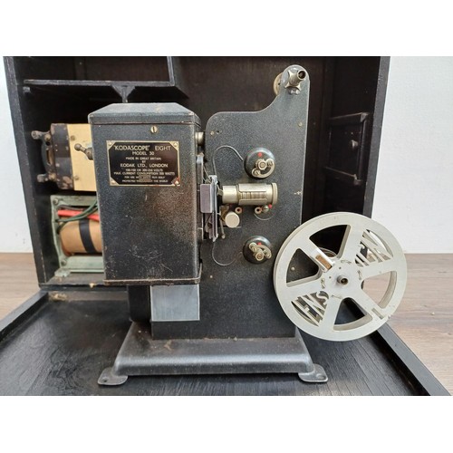 580 - A cased 1930s Kodak Kodascope Eight Model 30 8mm cine projector