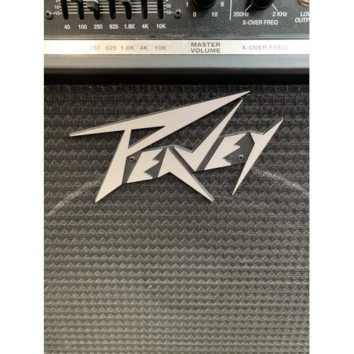 709 - A Peavey TNT115BW bass guitar amplifier