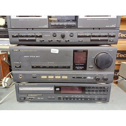 646 - An Aiwa hi-fi system comprising GE-D10 graphic equaliser/spectrum analyser, TX-D10 tuner, FX-W10 Dol... 