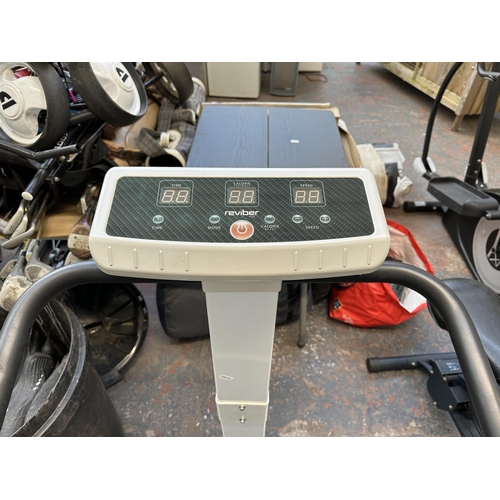 795 - A Reviber Plus vibration plate