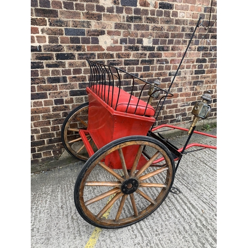 137 - A vintage gypsy horse drawn cart with two brass carriage lamps - approx. 138cm high x 115cm wide x 2... 