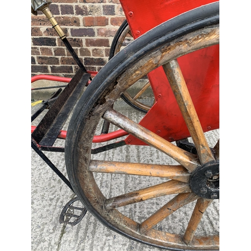 137 - A vintage gypsy horse drawn cart with two brass carriage lamps - approx. 138cm high x 115cm wide x 2... 