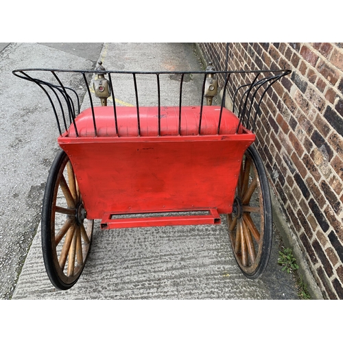 137 - A vintage gypsy horse drawn cart with two brass carriage lamps - approx. 138cm high x 115cm wide x 2... 