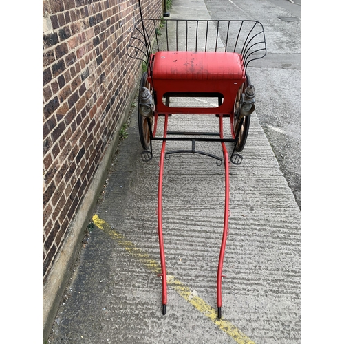 137 - A vintage gypsy horse drawn cart with two brass carriage lamps - approx. 138cm high x 115cm wide x 2... 