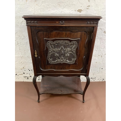 156 - An Edwardian carved mahogany side cabinet on cabriole supports - approx. 97cm high x 60cm wide cm 37... 