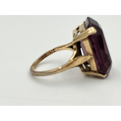 2231 - A 9ct gold amethyst set cocktail ring, size O - approx. gross weight 6.9g