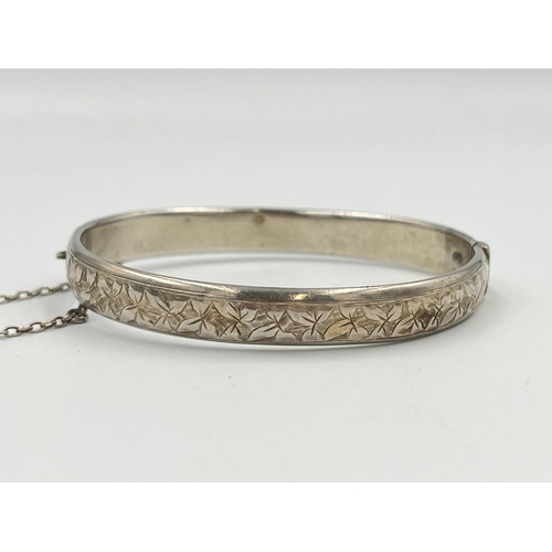 2234 - A Charles Horner hallmarked Chester silver foliate etched bangle, dated 1915 - approx. gross weight ... 