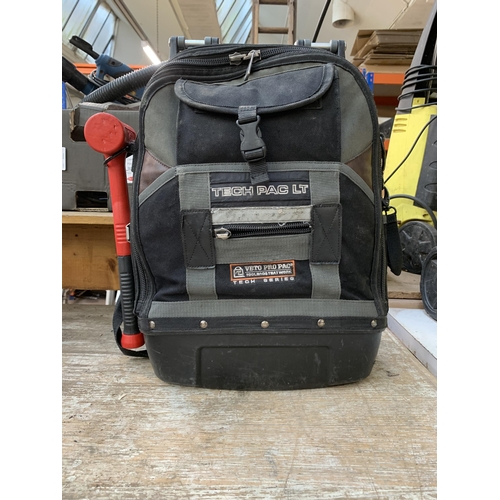 960 - A Veto Pro pack tech series tool bag containing various Snap-On, Bacho and Mac hand tools etc.