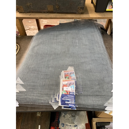 966 - 30 Wickes galvanised mesh panels - approx. 91cm x 61cm