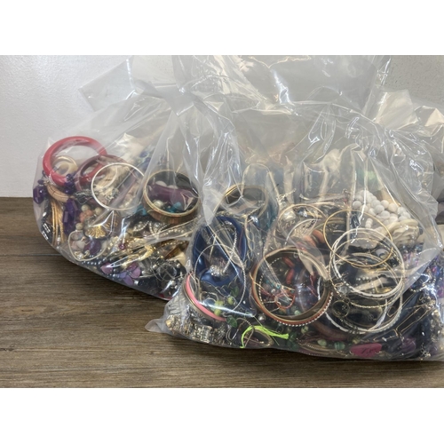 510 - Approx. 15kg of assorted costume jewellery