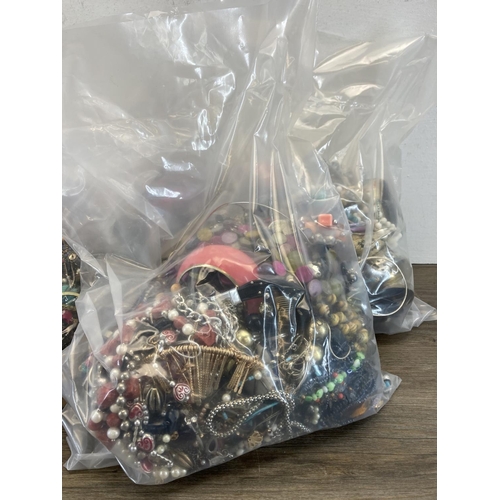 511 - Approx. 15kg of assorted costume jewellery