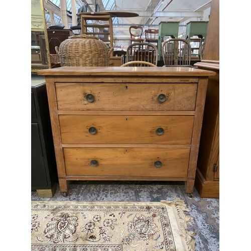 219 - An Edwardian satinwood chest of drawers - approx. 80cm high x 92cm wide x 45cm deep