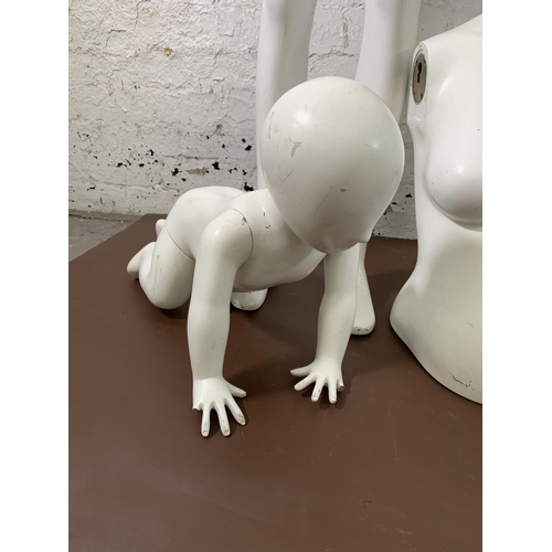 300B - A collection of fibreglass mannequin parts