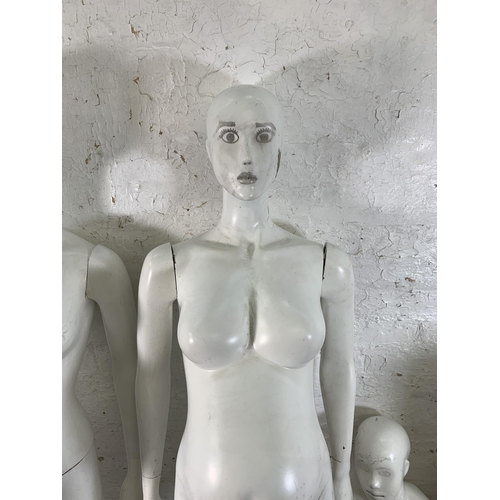 300B - A collection of fibreglass mannequin parts