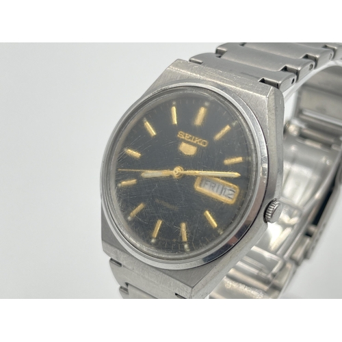 2284 - A vintage Seiko 5 automatic 36mm men's wristwatch with day/date function - ref. 6309-8960