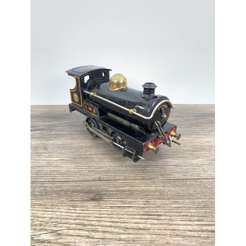 477 - A vintage boxed Hornby O gauge No.1 tinplate clockwork locomotive