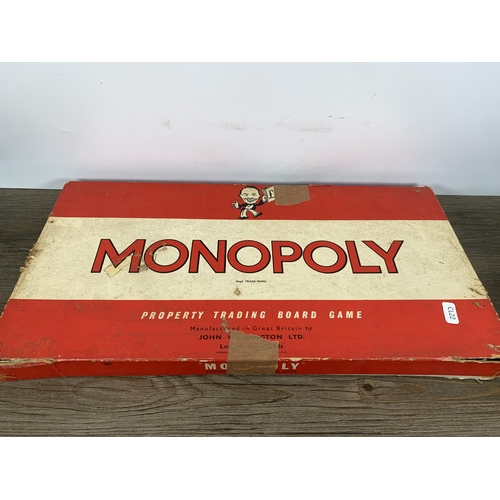 482 - A collection of board games to include Monopoly, Trivial Pursuit, Jenga etc.