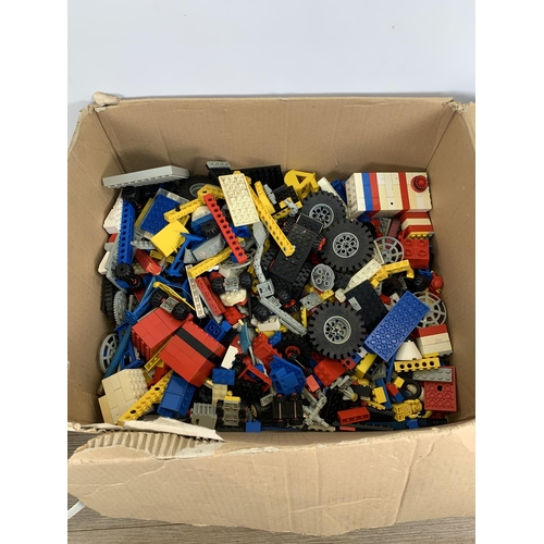 494 - A collection of Meccano and Lego