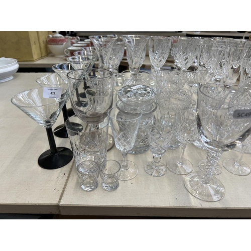 423 - A collection of glassware to include Stuart Crystal etc.