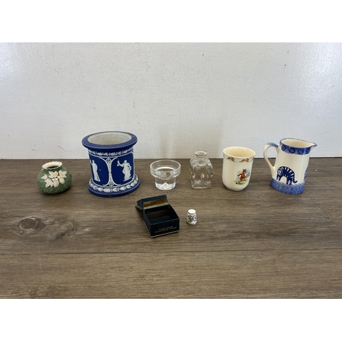 424 - A collection of ceramics and glassware to include Wedgwood Jasperware, two Royal Copenhagen no. 507 ... 