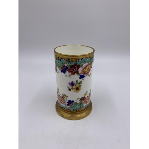 318 - A pair of 19th century Coalport Ming Rose spill vases - approx. 12cm high