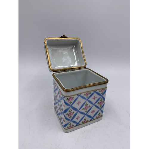 360 - Two porcelain trinket boxes to include one Limoge France - approx. 10cm high etc.