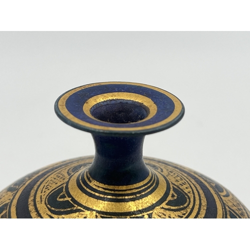 374 - A Mary Rich studio pottery vase on teal ground with gilt geometric pattern - approx. 7cm high