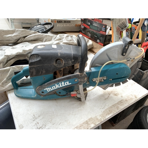 990 - A Makita DPC6430 petrol disc cutter