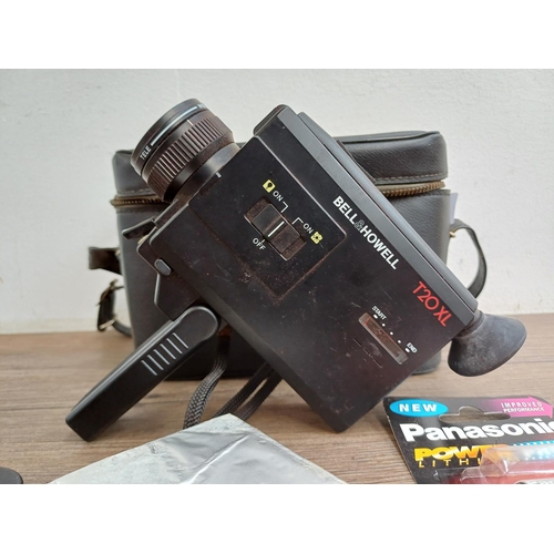 622 - A cased 1980s Bell & Howell T20XL Super8 cine camera