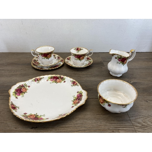 352 - Twenty pieces of Royal Albert Old Country Roses bone china to include six tea cups, six saucers, fiv... 