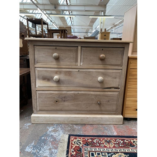 121 - A Victorian pine chest of drawers - approx. 85cm high x 96cm wide x 58cm deep