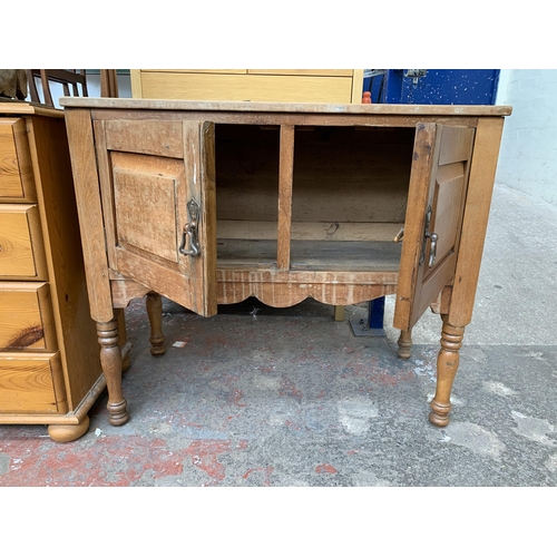 127 - An Edwardian satinwood two door washstand