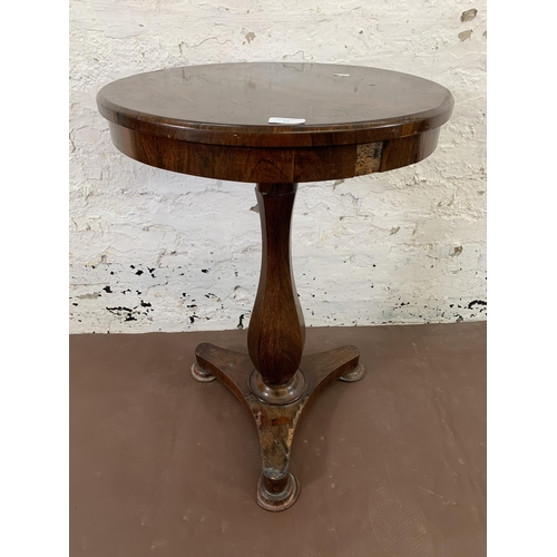 57 - A William IV rosewood circular tripod pedestal side table - approx. 71cm high x 50cm diameter