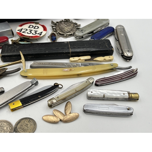 2062 - A collection of items to include George Butler & Co horn handled cut throat razor, Richards Sheffiel... 