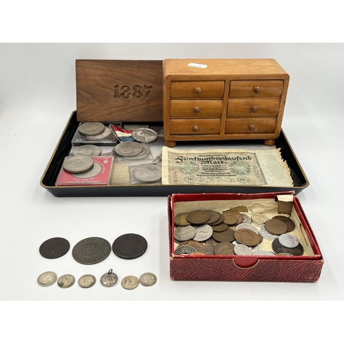 2066 - A collection of worldwide coins and banknotes to include 1797 George III cartwheel penny, three .500... 