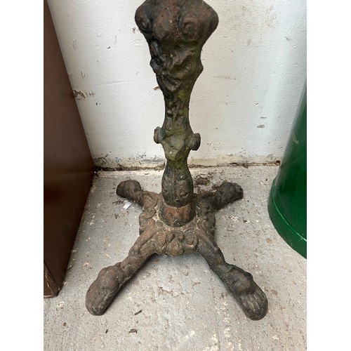 150B - A Victorian cast iron table base - approx. 71cm high