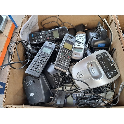 770 - A large collection of landline telephones to include Panasonic, BT etc.