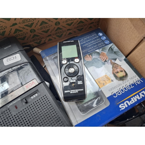 707 - A collection of voice recorders to include boxed Olympus VN-7800PC digital, Sony M-607V microcassett... 