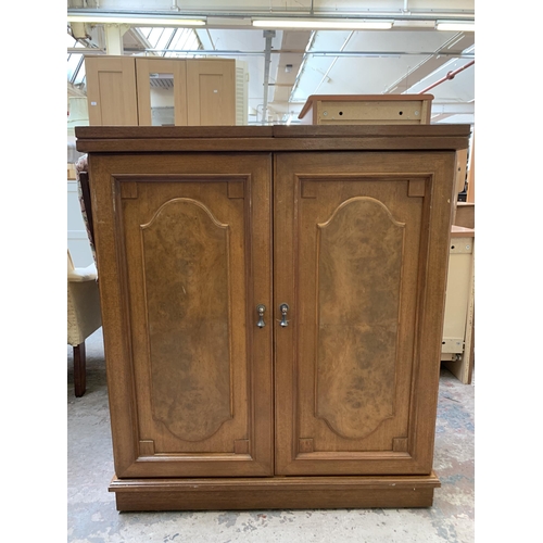 23 - A mid 20th century teak and burr walnut effect metamorphic cocktail cabinet/bar with marble inlay - ... 