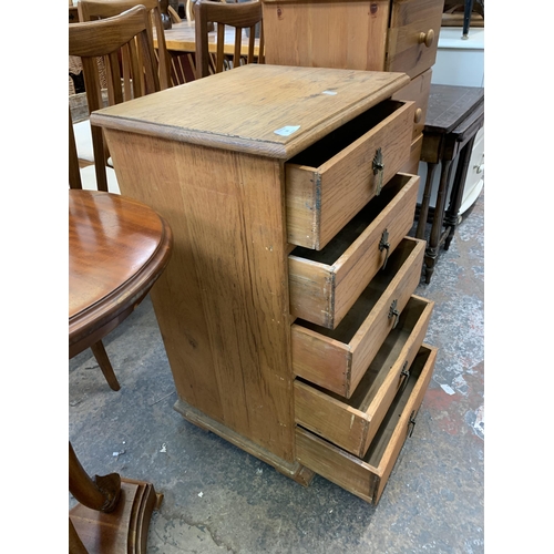 28 - A 1930s oak chest of drawers - approx. 80cm high x 45cm wide x 37cm deep