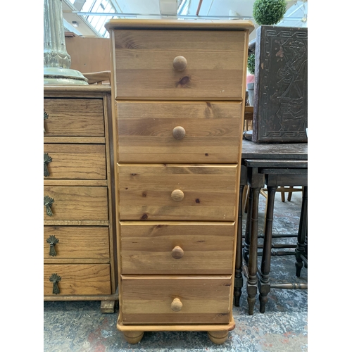 29 - A modern pine chest of drawers - approx. 93cm high x 37cm wide x 31cm deep