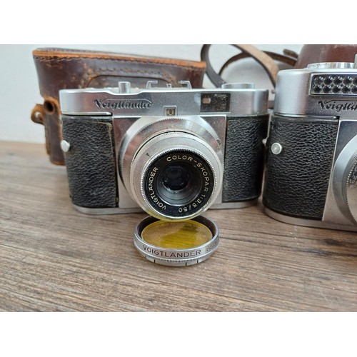 640 - Four vintage Voigtländer compact 35mm cameras, one Vitomatic II rangefinder, one Vito BL viewfinder,... 