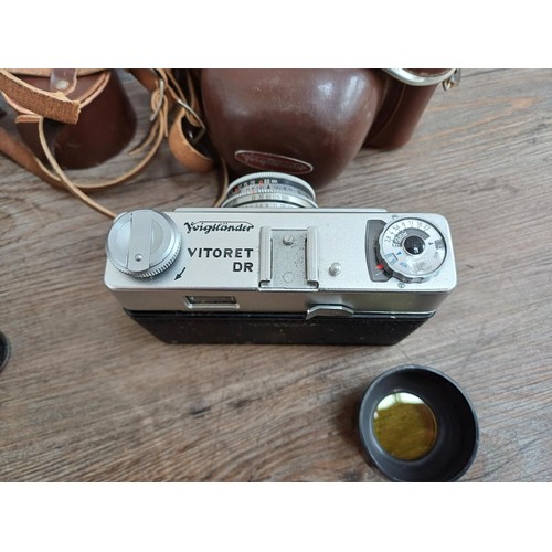 640 - Four vintage Voigtländer compact 35mm cameras, one Vitomatic II rangefinder, one Vito BL viewfinder,... 