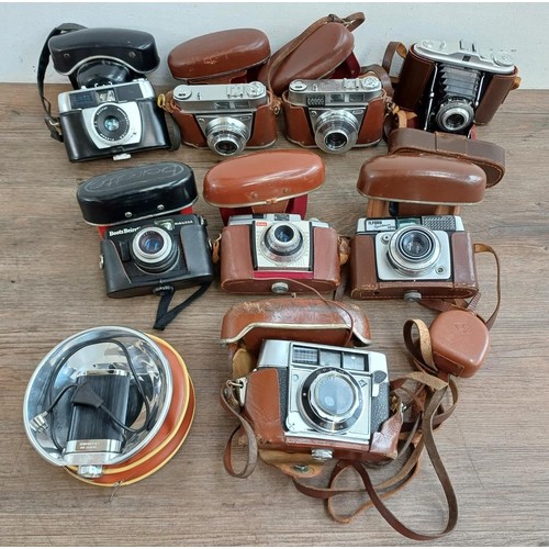 652 - Eight vintage cameras to include Kodak Retinette IB, Agfa Isolette I folding, Agfa Optima, Ilford Sp... 