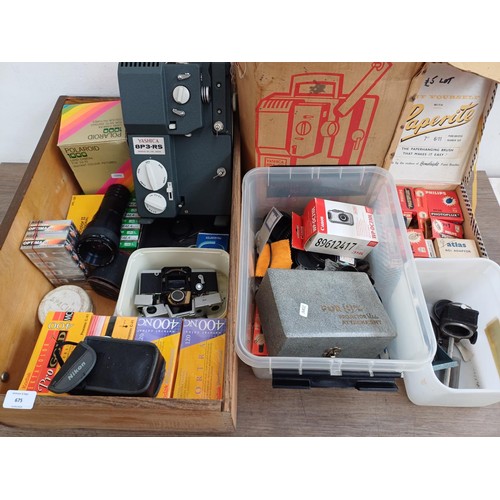 675 - A collection of items to include cased Nikon AF220 compact 35mm camera, Petri Flex 7 camera parts, b... 