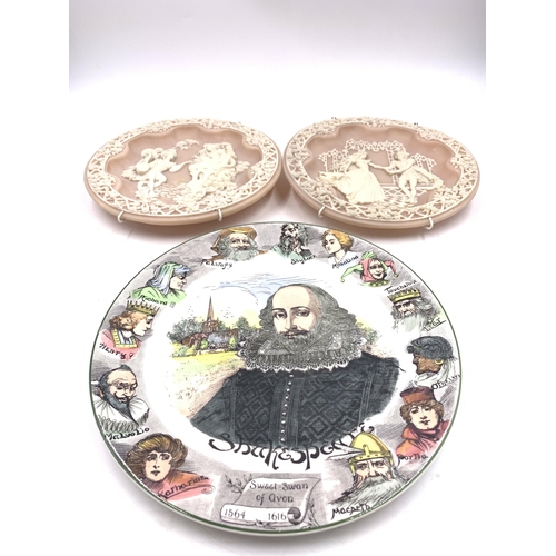 327 - Three collector's plates, one Royal Doulton D6303 Shakespeare and two boxed Incolay Studios Shakespe... 