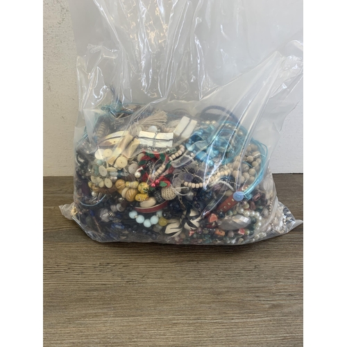 475 - Approx. 25kg of assorted costume jewellery