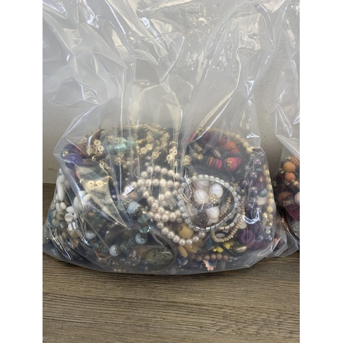 476 - Approx. 25kg of assorted costume jewellery