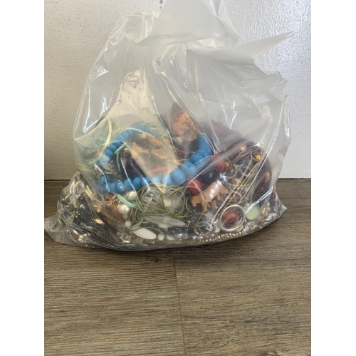 477 - Approx. 25kg of assorted costume jewellery